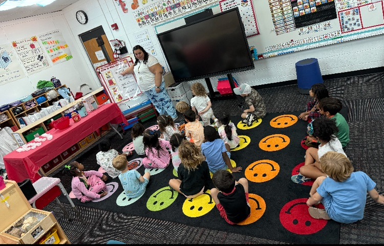 Students listening to the lesson 