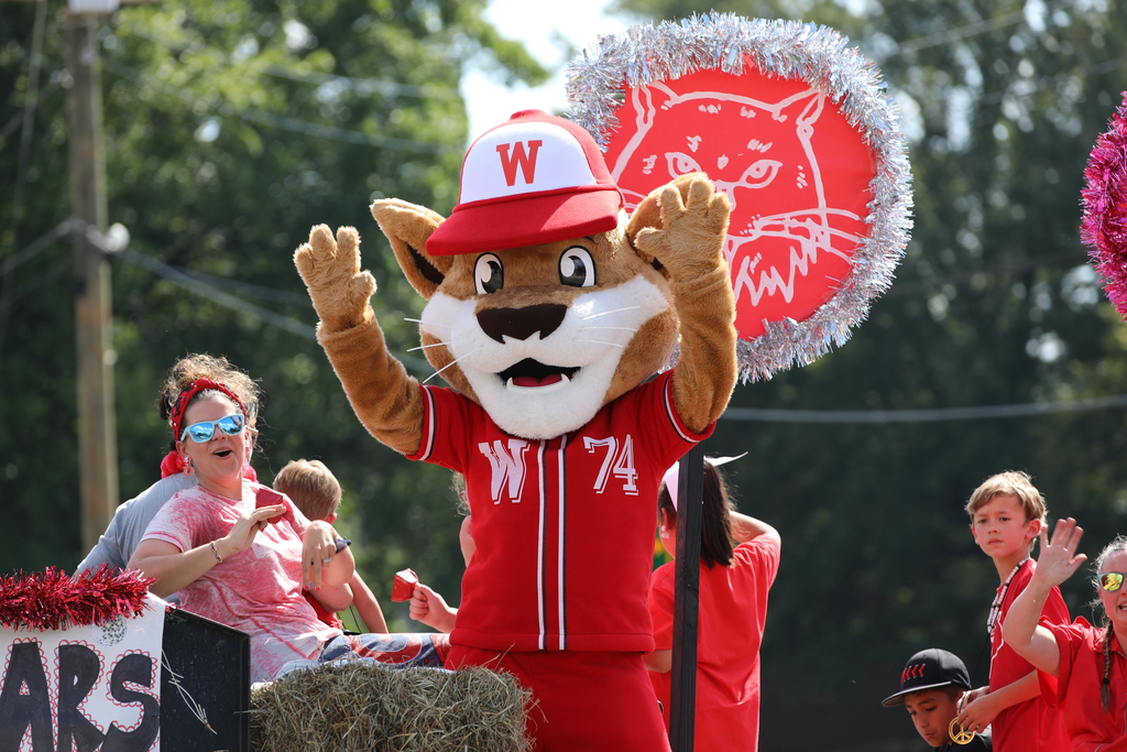 What an incredible turnout for the Dalton High School Homecoming 2025 Parade! Our community came together to celebrate school spirit and this year’s theme, “Catamounts Through the Ages.”