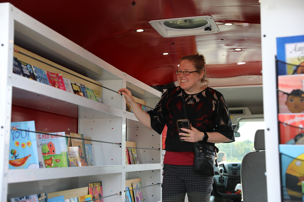 Dalton Public Schools Dedicates "Dalton Reads!" Mobile Library On Georgia Reads Day