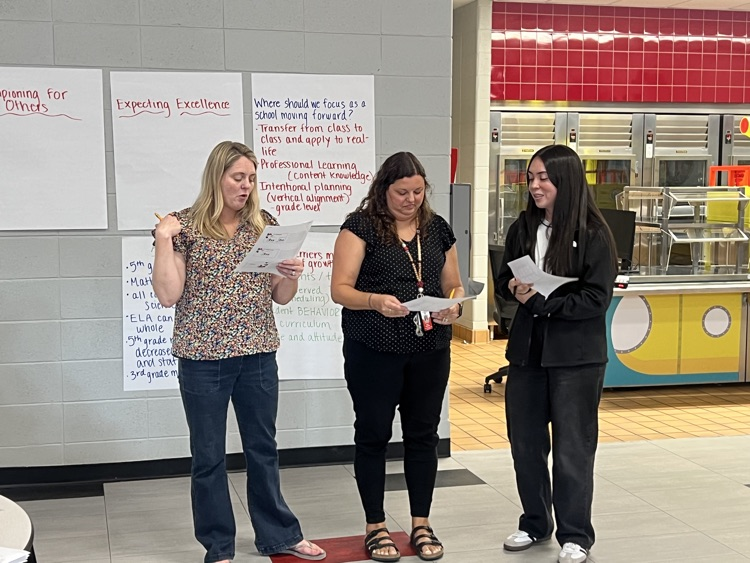 Kindergarten teachers talking to the audience 