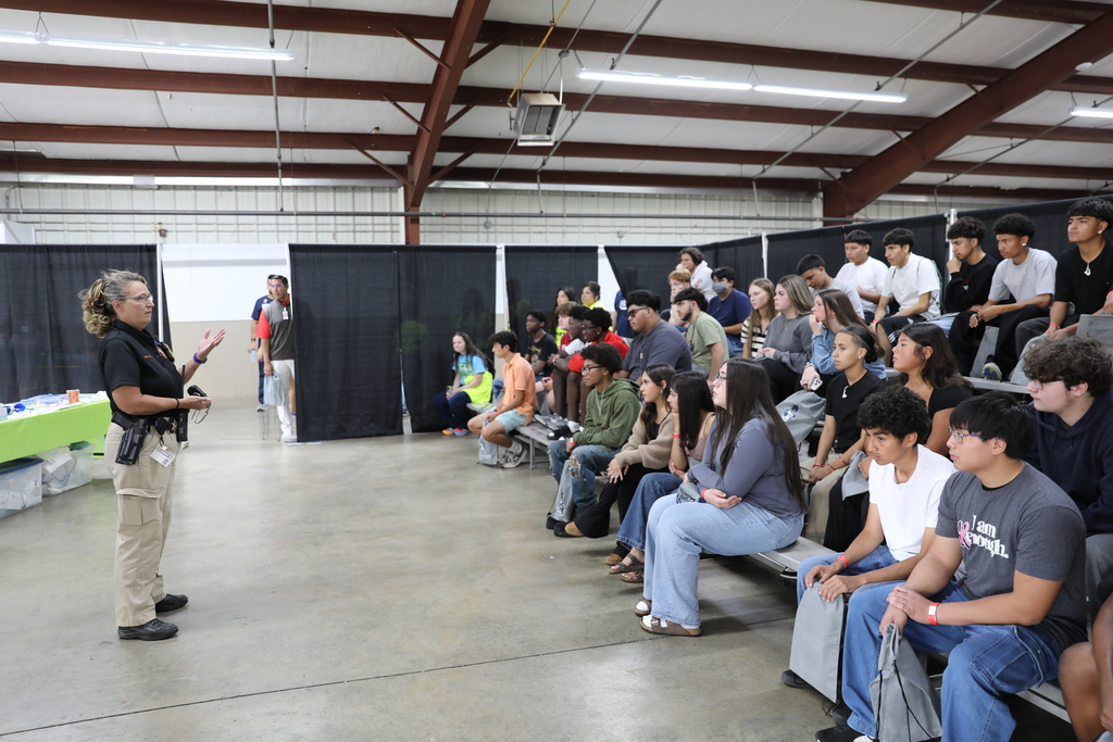 This week, DPS high school sophomores had the opportunity to participate in the interactive ‘game of life’ at the Teen Maze event organized by United Way of Northwest Georgia!