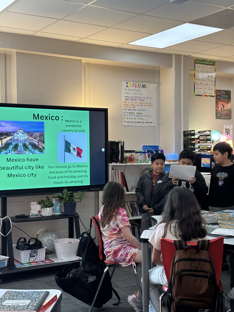 students presenting jn class 