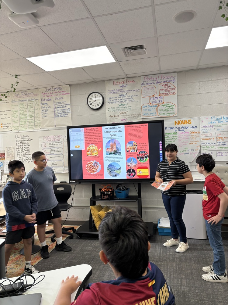 students presenting jn class 