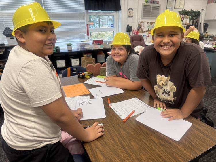 5th grade working together in Math 