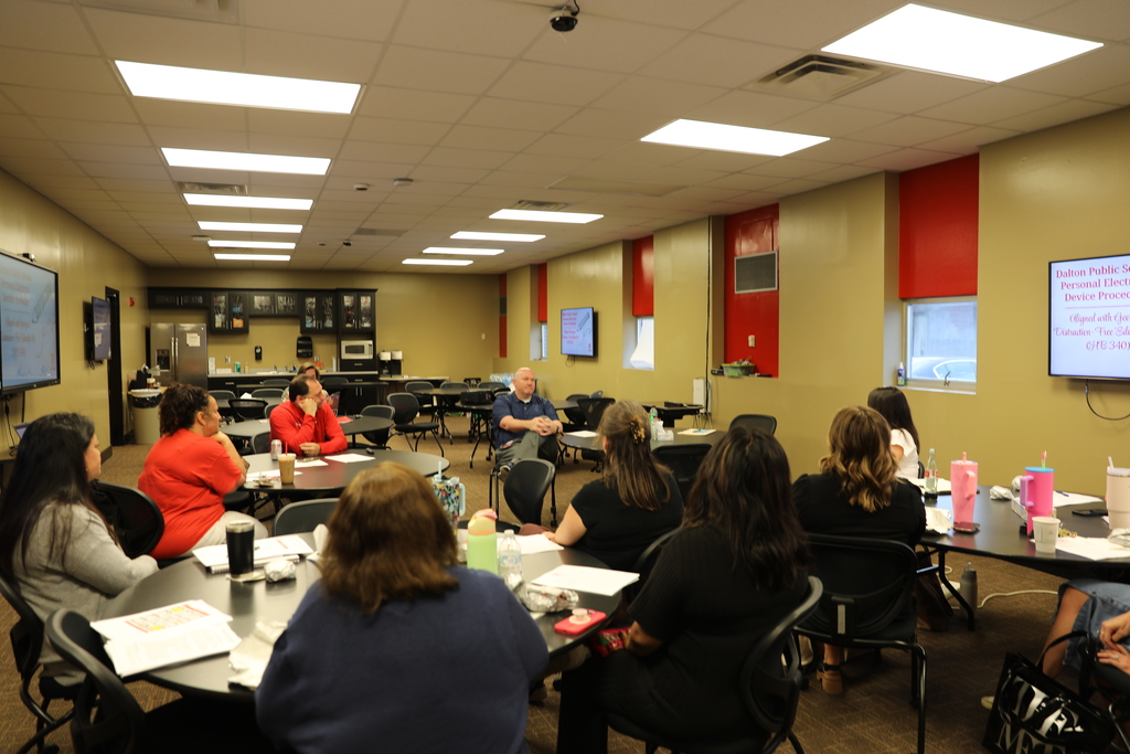Dr. Steven Craft recently met with the Superintendent’s Teacher Advisory Council, a group made up of our outstanding school-level Teachers of the Year. Representing schools and grade levels across the district, these educators bring valuable insights, experiences, and ideas directly to the superintendent.