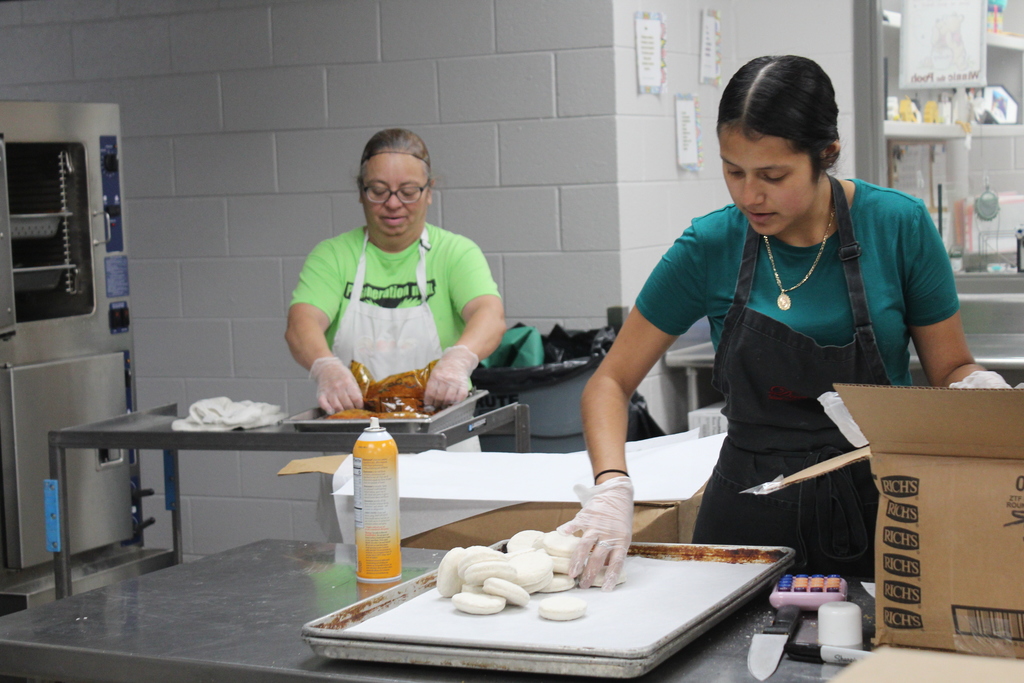 photo of cafeteria staff