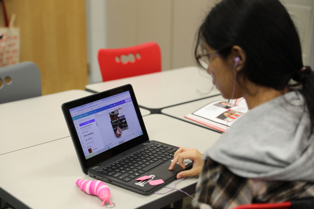 Classroom Spotlight: Tiffany Thompson’s Yearbook students at Dalton Junior High School have been busy capturing memories! From analyzing surveys to snapping photos and designing creative layouts, these talented students are hard at work bringing the 2025–2026 yearbook to life.