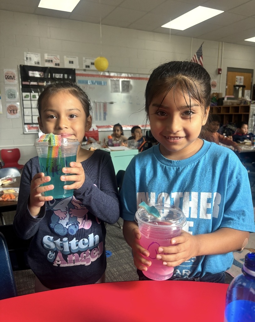 kindergarten students in classroom 