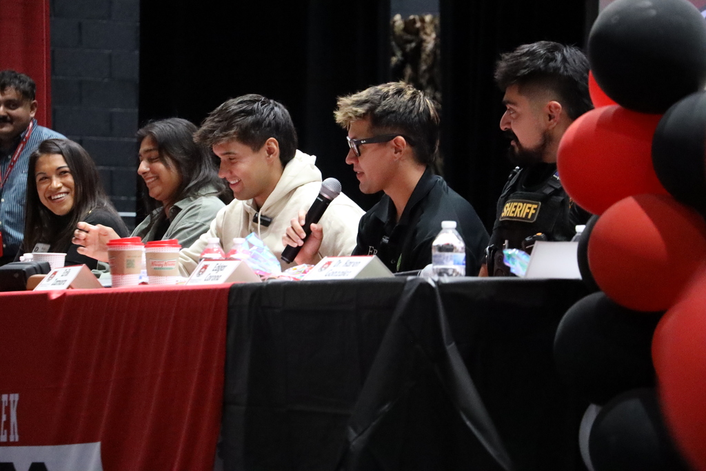 Celebrating culture and community! Hammond Creek Middle’s Social Studies Department held its first-ever Hispanic Heritage Month panel, where students learned from local leaders about their experiences and contributions. Thank you to all who made this special event possible!