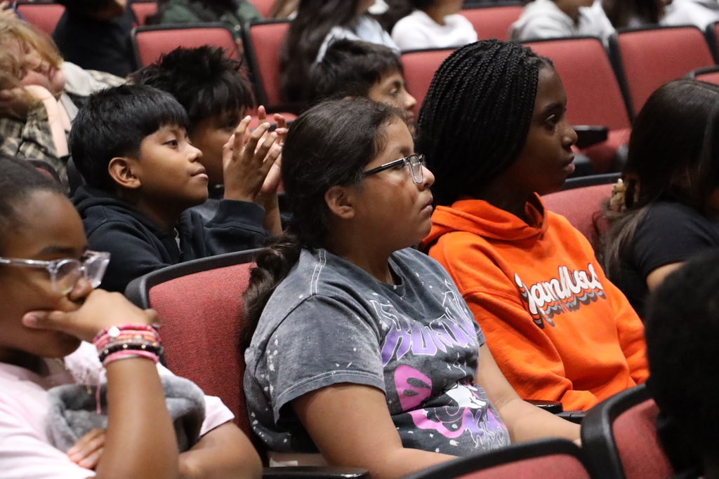 Celebrating culture and community! Hammond Creek Middle’s Social Studies Department held its first-ever Hispanic Heritage Month panel, where students learned from local leaders about their experiences and contributions. Thank you to all who made this special event possible!