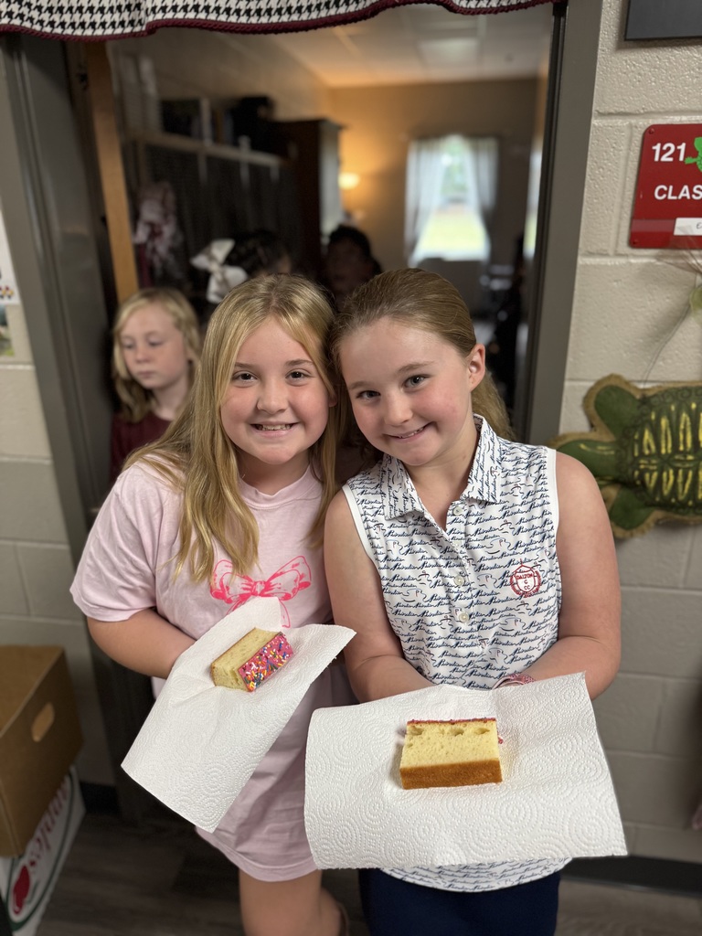 🦁🍰We want to extend a special "Thank you!" to La Esperanza Bakery for providing delicious pastries for our Lions to enjoy after our Hispanic Heritage Month assembly last week! Food plays a special role in all cultures, and our Lions loved getting a sweet taste of the Hispanic & Latino cultures!
