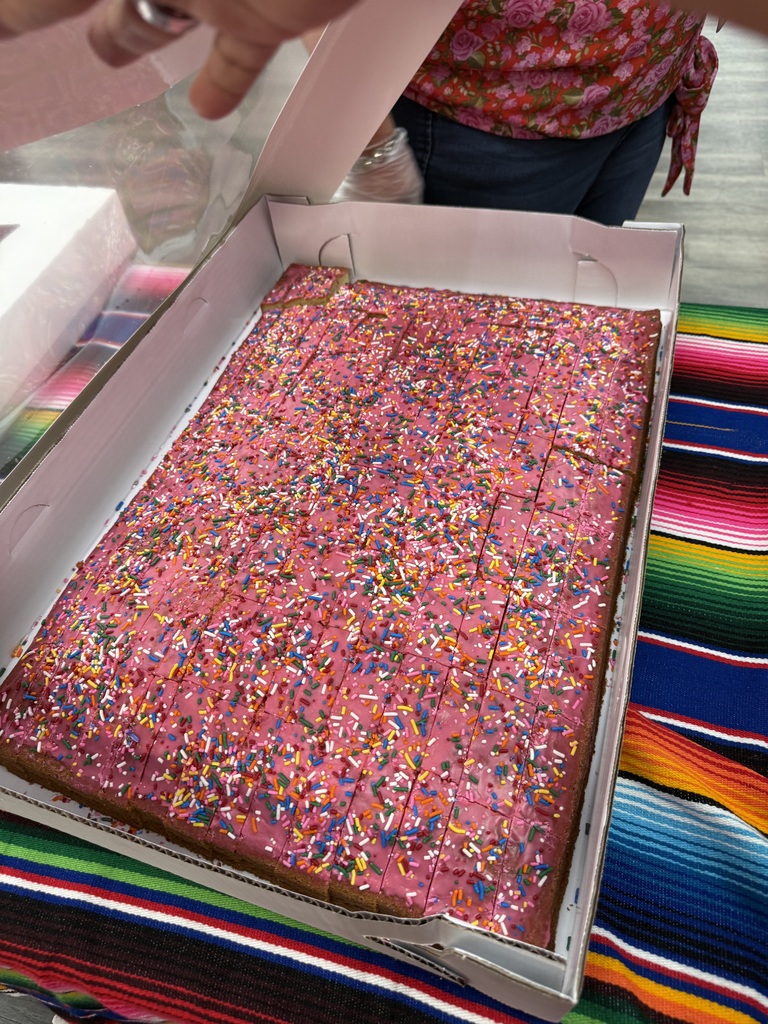 🦁🍰We want to extend a special "Thank you!" to La Esperanza Bakery for providing delicious pastries for our Lions to enjoy after our Hispanic Heritage Month assembly last week! Food plays a special role in all cultures, and our Lions loved getting a sweet taste of the Hispanic & Latino cultures!