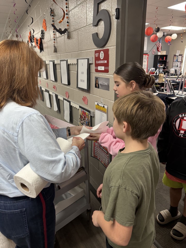 🦁🍰We want to extend a special "Thank you!" to La Esperanza Bakery for providing delicious pastries for our Lions to enjoy after our Hispanic Heritage Month assembly last week! Food plays a special role in all cultures, and our Lions loved getting a sweet taste of the Hispanic & Latino cultures!