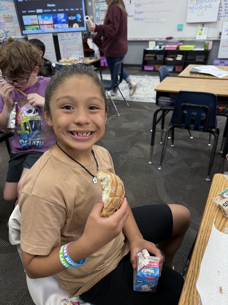 🦁🍰We want to extend a special "Thank you!" to La Esperanza Bakery for providing delicious pastries for our Lions to enjoy after our Hispanic Heritage Month assembly last week! Food plays a special role in all cultures, and our Lions loved getting a sweet taste of the Hispanic & Latino cultures!