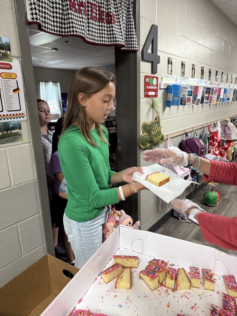 🦁🍰We want to extend a special "Thank you!" to La Esperanza Bakery for providing delicious pastries for our Lions to enjoy after our Hispanic Heritage Month assembly last week! Food plays a special role in all cultures, and our Lions loved getting a sweet taste of the Hispanic & Latino cultures!