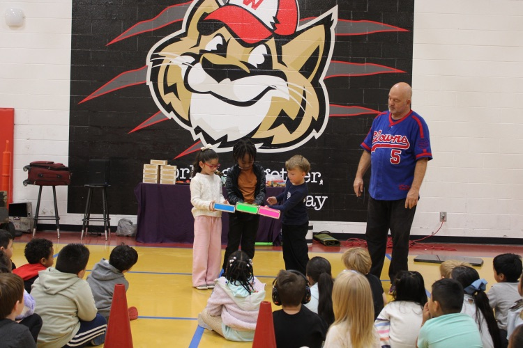 Students participating in the show 