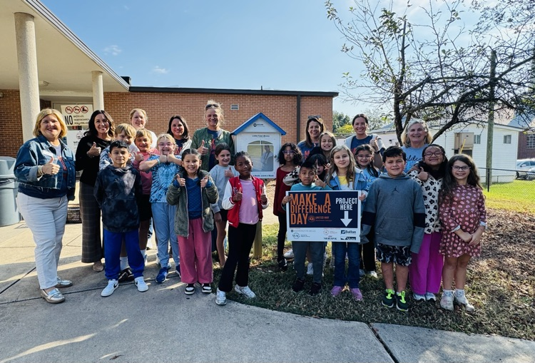 Picture of the United Way members and students 