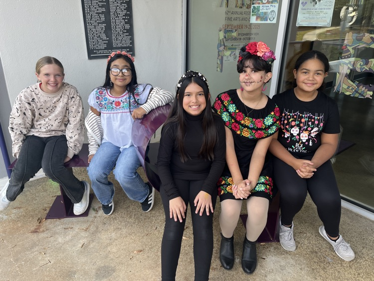 Students dressed up for the “Día de losLos Muertos” Festival 