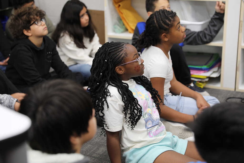 Classroom Spotlight: 🌟 City Park School Counselor Emily Jones recently visited Mrs. Arthur’s class for a classroom guidance lesson. Together, they read “The Tease Monster” — a story that teaches the importance of understanding the difference between friendly teasing and hurtful teasing. The class discussed bullying, kindness, and how everyone has a voice they can use to stand up for themselves and others.