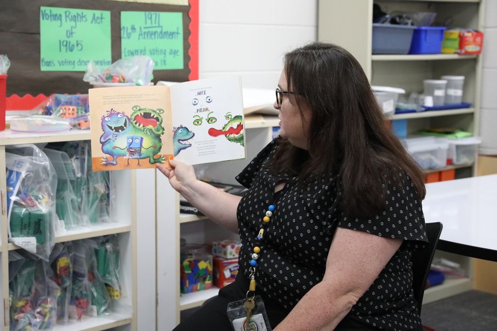 Classroom Spotlight: 🌟 City Park School Counselor Emily Jones recently visited Mrs. Arthur’s class for a classroom guidance lesson. Together, they read “The Tease Monster” — a story that teaches the importance of understanding the difference between friendly teasing and hurtful teasing. The class discussed bullying, kindness, and how everyone has a voice they can use to stand up for themselves and others.