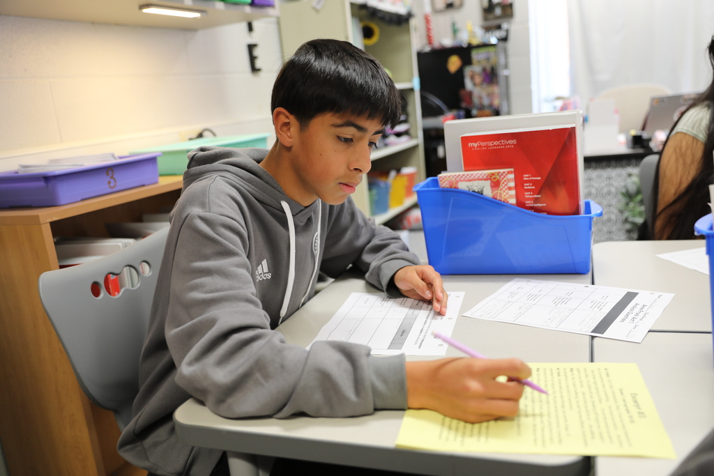 Selena Rios’ students at Dalton Junior High are closely examining Act I of The Diary of Anne Frank. Through vocabulary analysis, dialogue exploration, and personal annotation, they’re discovering how powerful words and emotions shape this timeless story. #ExcellenceInActionDPS