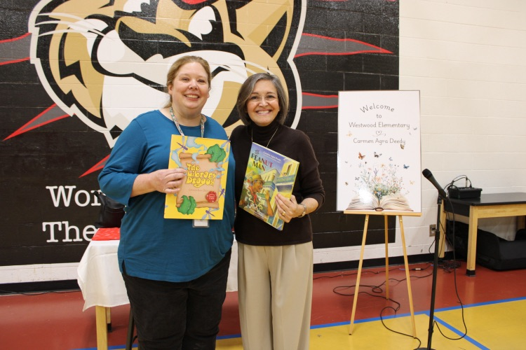 A picture of Carmen Deedy and Ms. Dalton 