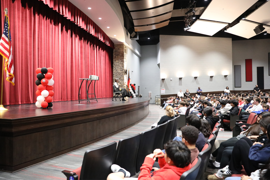 Hammond Creek and Westwood School were excited to welcome award-winning author Carmen Deedy to speak with our students! During her visit, Ms. Deedy shared stories about her life, her journey as a writer, and the power of storytelling to connect people and spark imagination. Students were captivated by her humor, warmth, and encouragement to find their own voices through writing.