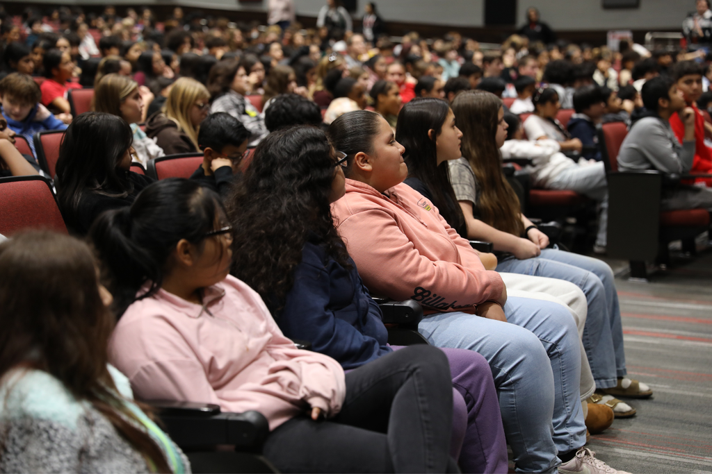 Hammond Creek and Westwood School were excited to welcome award-winning author Carmen Deedy to speak with our students! During her visit, Ms. Deedy shared stories about her life, her journey as a writer, and the power of storytelling to connect people and spark imagination. Students were captivated by her humor, warmth, and encouragement to find their own voices through writing.