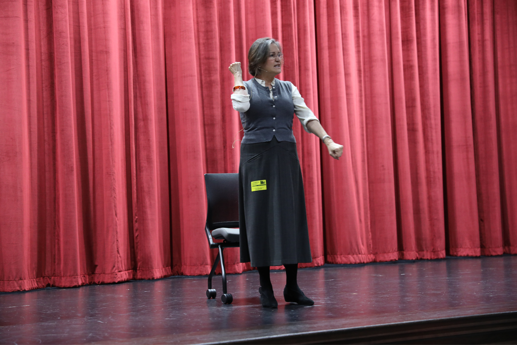 Hammond Creek and Westwood School were excited to welcome award-winning author Carmen Deedy to speak with our students! During her visit, Ms. Deedy shared stories about her life, her journey as a writer, and the power of storytelling to connect people and spark imagination. Students were captivated by her humor, warmth, and encouragement to find their own voices through writing.