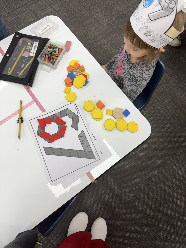 kindergartners in classroom 