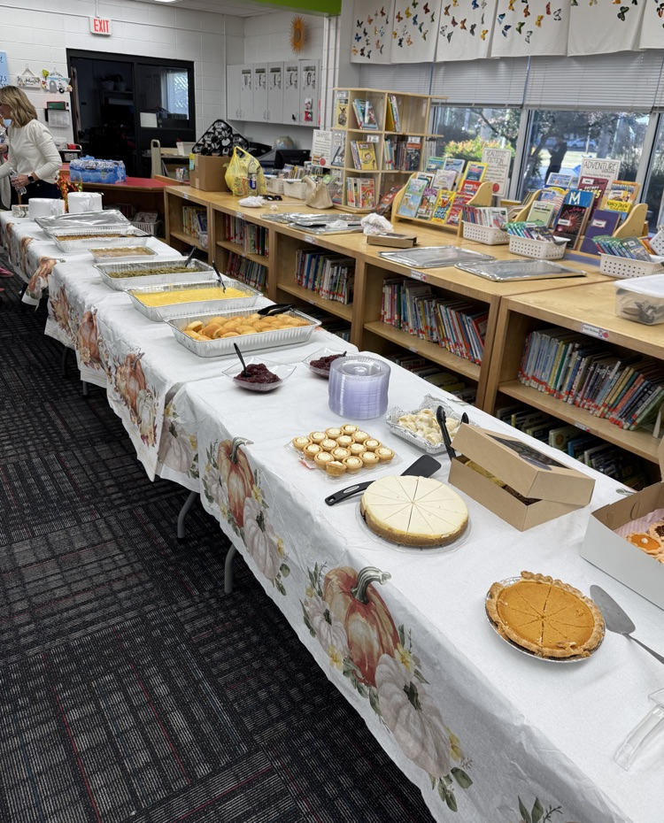 A picture of the table with all the food