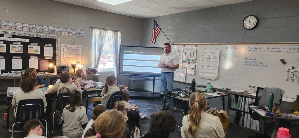 4th Grade welcomed Mr. Huch, an Engineer, to help them create a pond screen design!
