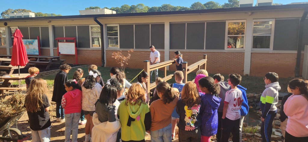 4th Grade welcomed Mr. Huch, an Engineer, to help them create a pond screen design!