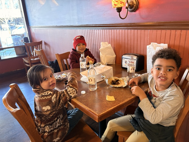 kindergartners on field trip 