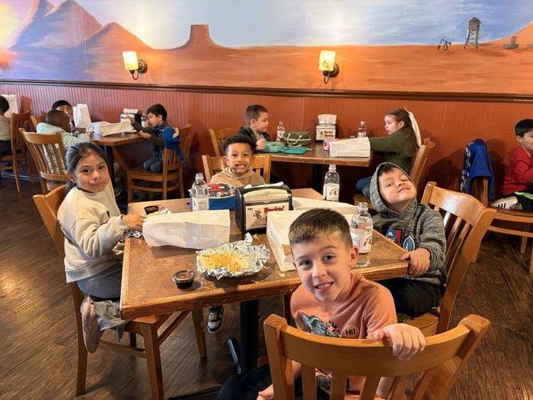 kindergartners on field trip 