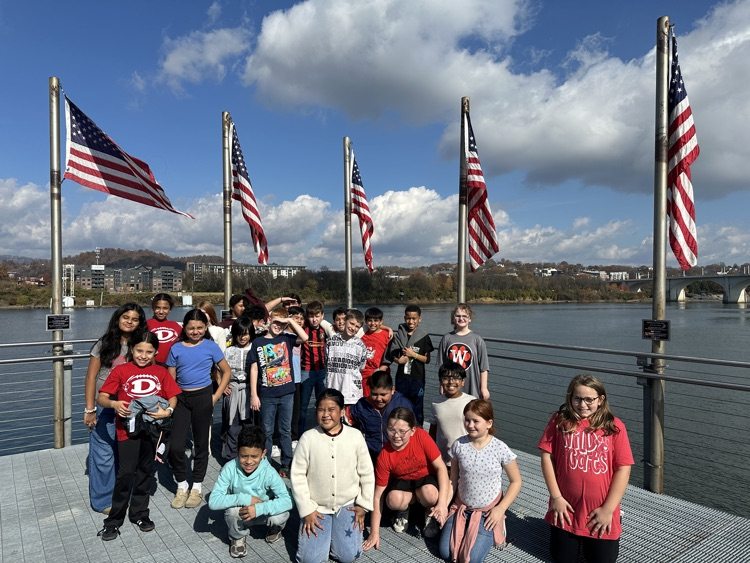 A picture of Mrs. Lewis’ class on the pier 