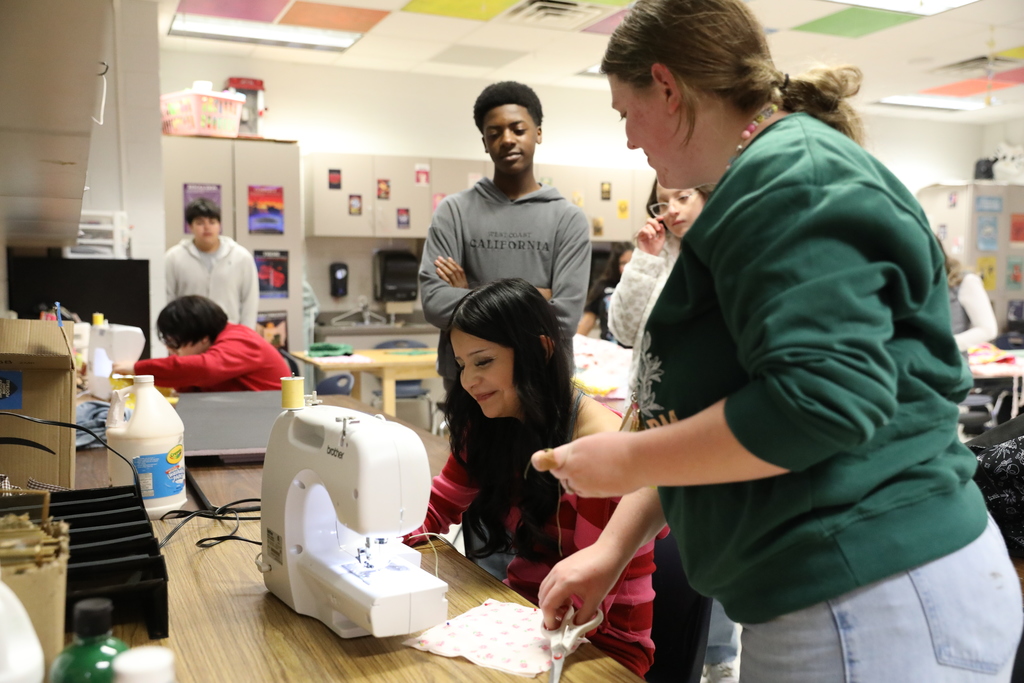 Classroom Spotlight: Before break, students in Shelby Hearn’s Theatre Arts class at The Dalton Academy learned to sew on sewing machines — laying the groundwork for hands-on costume design!