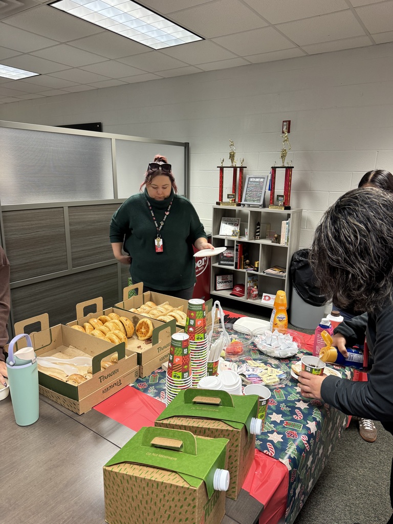 Teachers with PTO breakfast
