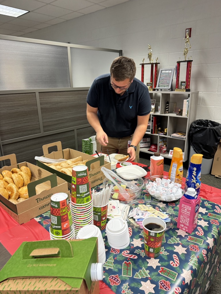 Teachers with PTO breakfast