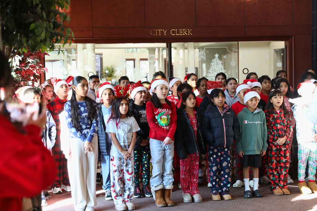 Today, the Roan School Chorus filled City Hall with holiday cheer through their beautiful Christmas carols. Thank you to the talented students and their dedicated teachers for spreading joy throughout Dalton today.