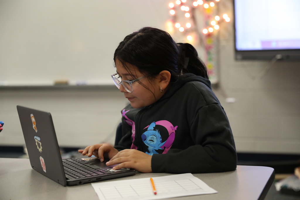 Classroom Spotlight: Students in Gabby Rodriguez’s class at Park Creek School reviewed their volume lessons with a festive, real-world challenge! They worked to find the greatest volume gift for the lowest price — a fun way to put their math skills to the test.