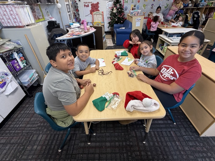 5th grade students with their buddies