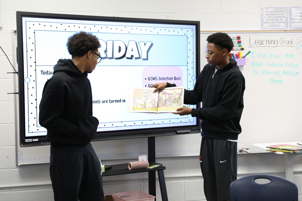 The Dalton High School Boys Basketball Team visited Westwood to read with their students and spend time connecting with them during lunch. From storytime to smiles, it was a wonderful opportunity for our students to enjoy reading and build relationships with great role models. Thank you to our DHS athletes for making the day so special!