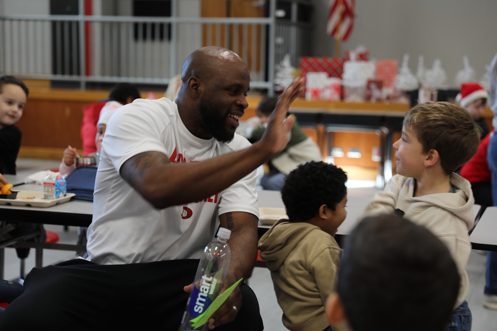 The Dalton High School Boys Basketball Team visited Westwood to read with their students and spend time connecting with them during lunch. From storytime to smiles, it was a wonderful opportunity for our students to enjoy reading and build relationships with great role models. Thank you to our DHS athletes for making the day so special!