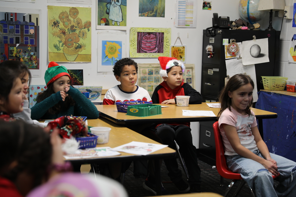 The Dalton High School Boys Basketball Team visited Westwood to read with their students and spend time connecting with them during lunch. From storytime to smiles, it was a wonderful opportunity for our students to enjoy reading and build relationships with great role models. Thank you to our DHS athletes for making the day so special!