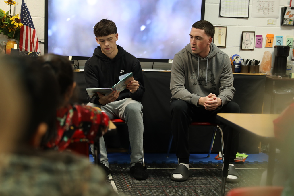 The Dalton High School Boys Basketball Team visited Westwood to read with their students and spend time connecting with them during lunch. From storytime to smiles, it was a wonderful opportunity for our students to enjoy reading and build relationships with great role models. Thank you to our DHS athletes for making the day so special!