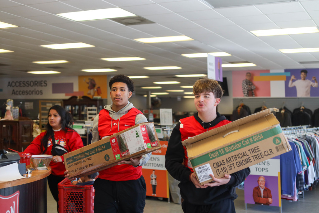 The Dalton High School Catamount Football players recently had the opportunity to serve at the Salvation Army of Whitfield, Murray, and Gordon County. These Catamounts are thankful to the Salvation Army for providing this meaningful opportunity to give back to the community.