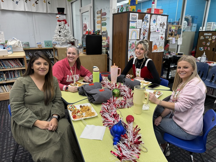 Second great teachers enjoying their lunch 