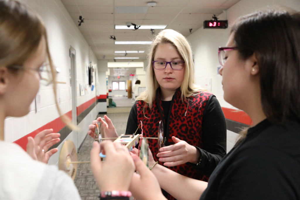 Classroom Spotlight: Abigail Weber | Dalton Junior High School 🚗⚙️ Learning comes to life in Ms. Weber’s classroom! Students put physical science into action by designing and building mousetrap cars, applying real-world engineering to explore simple and compound machines, mechanical advantage, and energy transformation. Through this hands-on challenge, students investigated how stored potential energy transforms into kinetic energy, analyzed balanced and unbalanced forces, and used Newton’s Laws of Motion to explain how force, mass, and acceleration impact motion. A great example of creativity, critical thinking, and science in action at Dalton Public Schools!