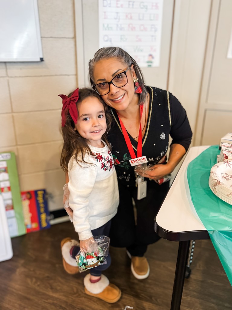 Holiday Joy with Our Little Cats! ✨🎄 Our Little Cats students have been busy celebrating the holiday season through stories, art, and meaningful conversations! From learning how arctic animals prepare for winter to exploring Christmas traditions from around the world, students enjoyed a week full of discovery and cheer. The celebration wrapped up with a read-aloud of Olivia Helps with Christmas, a creative art activity, festive fellowship, and even a special visit from the North Pole—complete with a keepsake ornament for each student. It was a joyful way to close out the season and create lasting memories for our Little Cats! ❤️